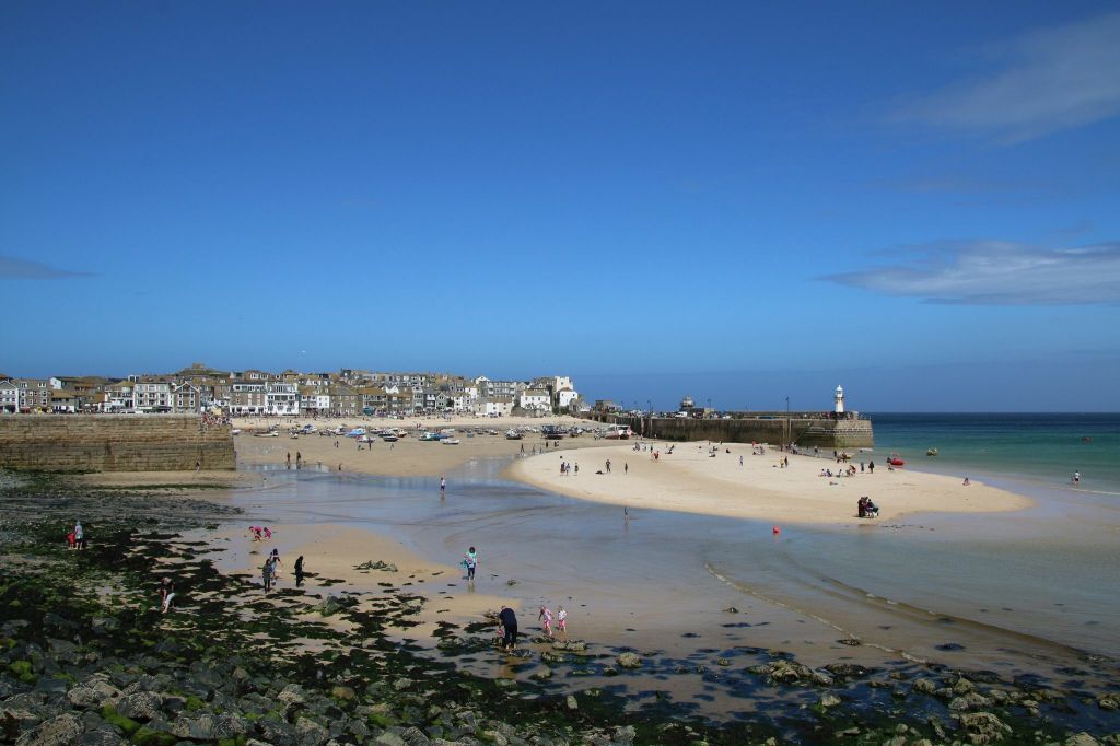 Urlaub in Cornwall geplant? Um Preiswucher bei der ETA zu vermeiden, sollten Sie f&uuml;r den Antrag nur die offiziellen Kan&auml;le der britischen Regierung nutzen. Quelle: dpa